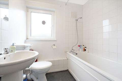 1 bedroom flat to rent, Nantes Close, Wandsworth, London, SW18