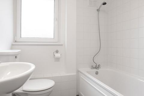 1 bedroom flat to rent, Nantes Close, Wandsworth, London, SW18