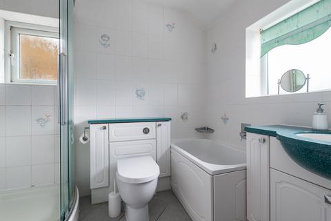 51 Flowerhill Way, Istead Rise, Gravesend, DA13 9DS