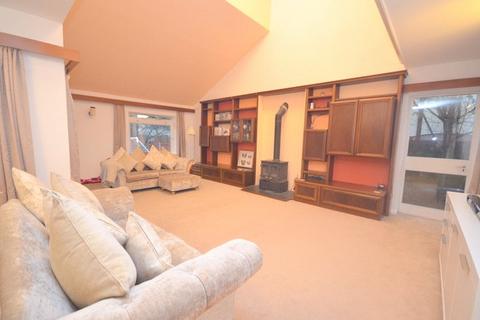 5 bedroom detached house to rent, Freeman Way, Hornchurch, Essex, RM11