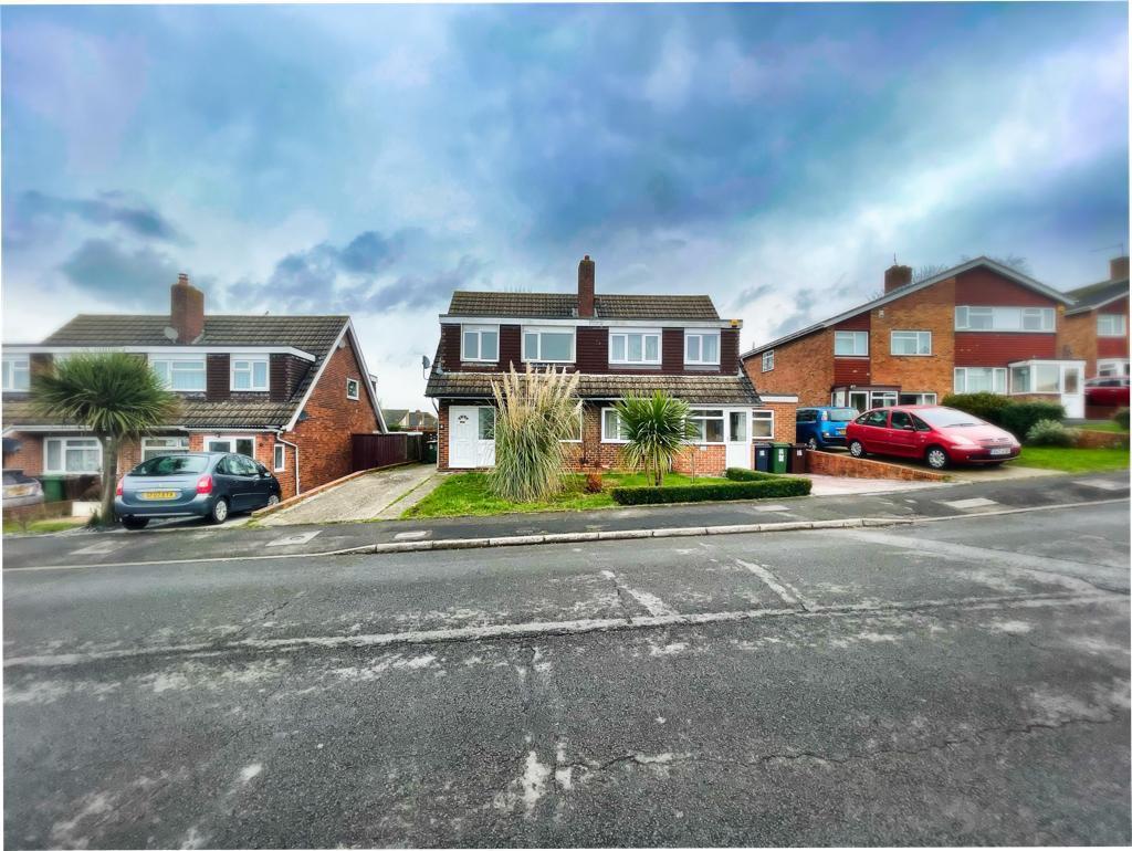 Forest Hill, Maidstone, Kent, ME15 3 bed semidetached house £1,400