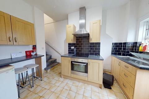 4 bedroom terraced house to rent, 7 Waterloo Promenade, Nottingham, NG7 4AT