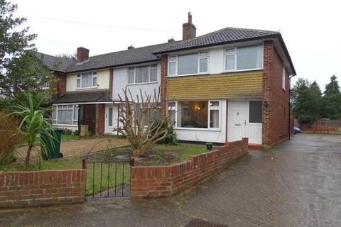 46 Woodthorpe Road, Ashford, TW15 2RU
