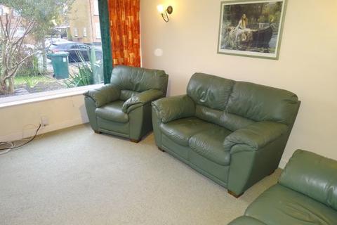 46 Woodthorpe Road, Ashford, TW15 2RU
