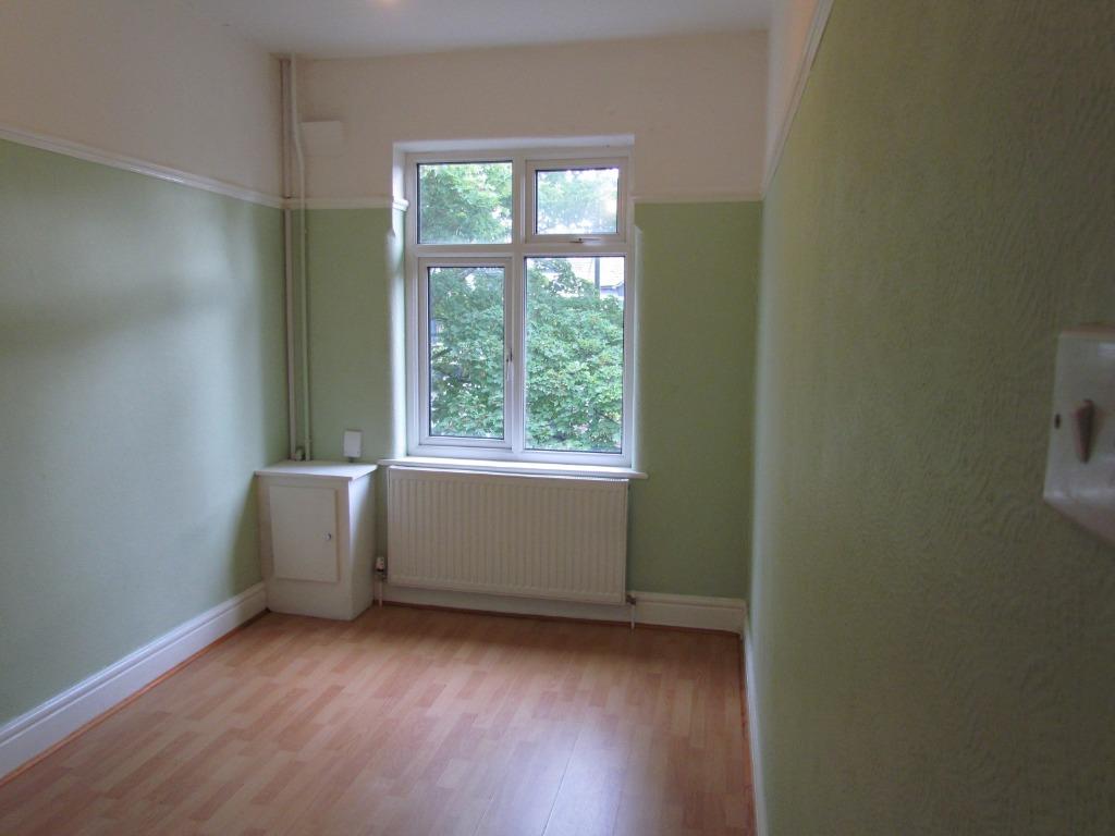 Woolton Road, Woolton, Liverpool, L16 2 bed flat £575 pcm (£133 pw)