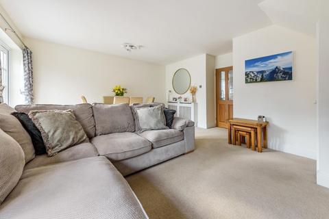 2 Bates Walk, Addlestone, KT15 2DQ