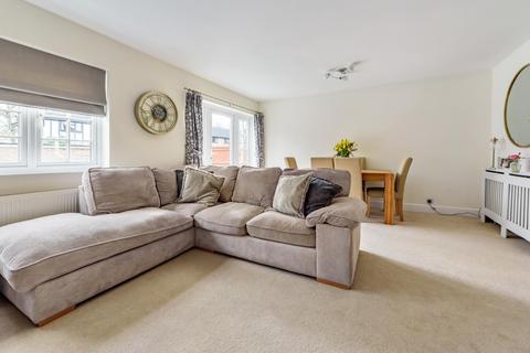 2 Bates Walk, Addlestone, KT15 2DQ