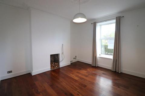 2 bedroom ground floor flat to rent, Watson Street, Ground Floor Right, AB25
