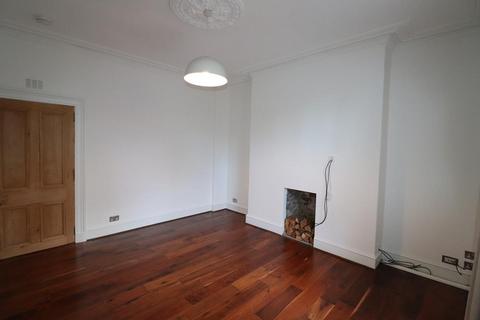 2 bedroom ground floor flat to rent, Watson Street, Ground Floor Right, AB25