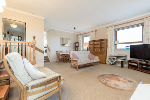 175 Eaglesham Road, Clarkston, Glasgow, G76 8RH