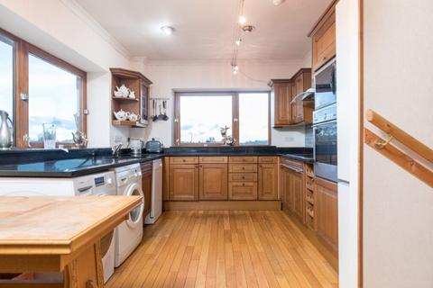 175 Eaglesham Road, Clarkston, Glasgow, G76 8RH