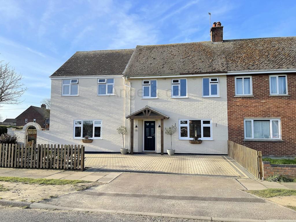 Harris Avenue, Lowestoft 4 bed semidetached house £325,000