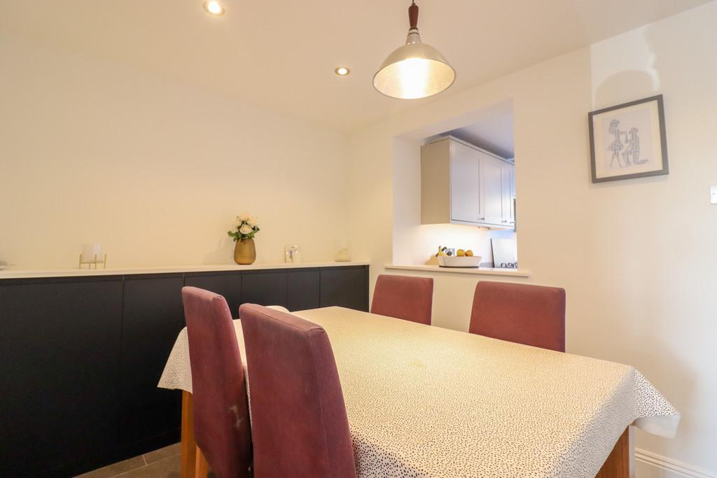 Windsor Road, Alresford 3 bed terraced house £375,000