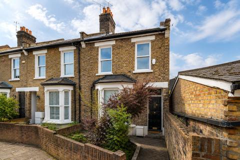 3 bedroom end of terrace house to rent, Bushberry Road, Hackney, London, E9