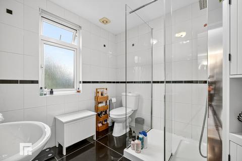 undefined, Ton-yr-ywen Avenue, Heath, Cardiff