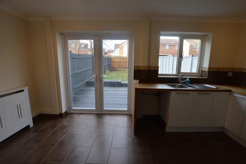 3 bedroom end of terrace house to rent, Honeysuckle Way, Bury St. Edmunds