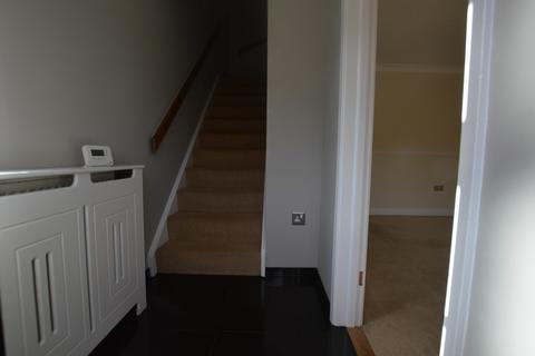 3 bedroom end of terrace house to rent, Honeysuckle Way, Bury St. Edmunds