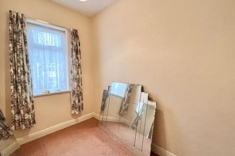 8 Wall Street, Grimsby, DN34 4BH