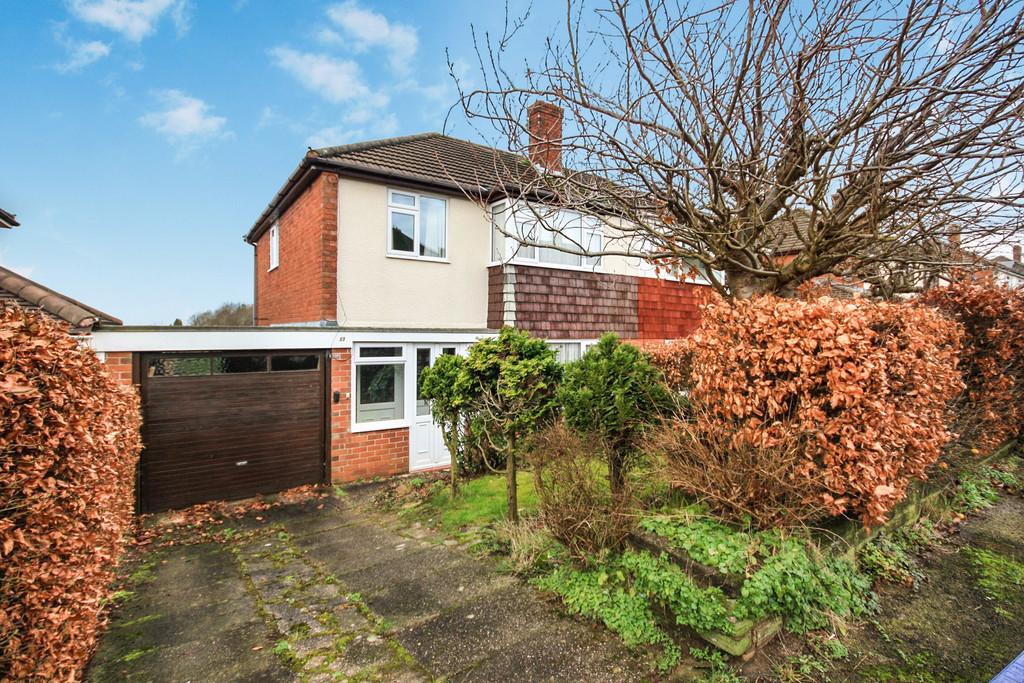 Gill Bank Road, Kidsgrove, StokeonTrent 3 bed semidetached house £