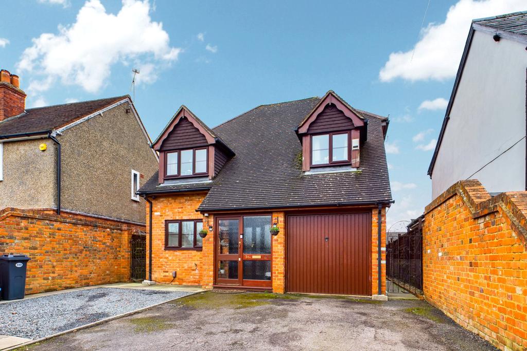 Kentwood Hill, Tilehurst, Reading, RG31 5 bed detached house £600,000