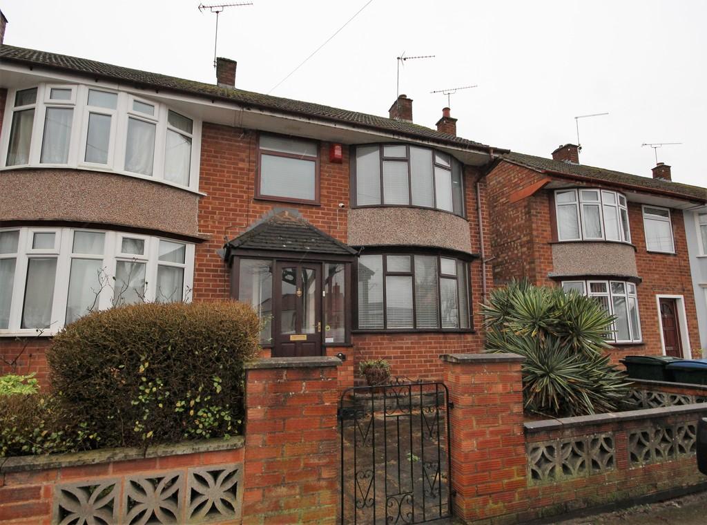 Tiverton Road, Coventry 3 bed end of terrace house £900 pcm (£208 pw)