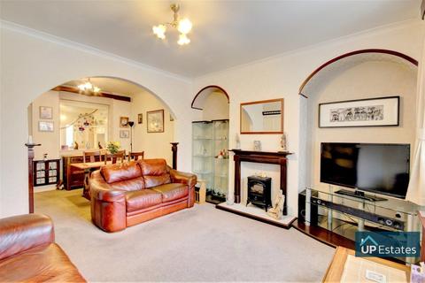 62 Bardon Road, Barwell, Leicester, LE9 8FF