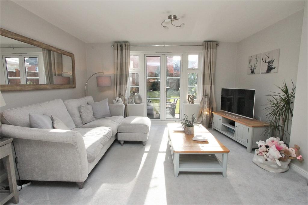 Chestnut Drive, Hagley, Stourbridge, DY9 3 bed townhouse £325,000
