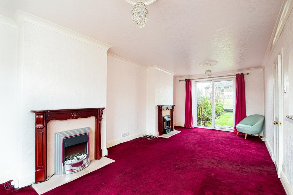 Ollerton Avenue, Sale, Cheshire, M33 3 bed semidetached house £300,000