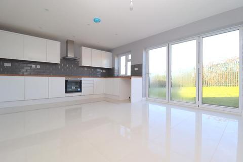 133a Bushmead Road, Luton, LU2 7YT