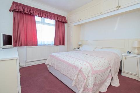 2 bedroom detached bungalow for sale - Seaview Road, Brighton