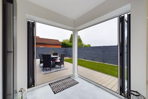 2a Brierley Drive, Middleton, Manchester, M24 1DQ