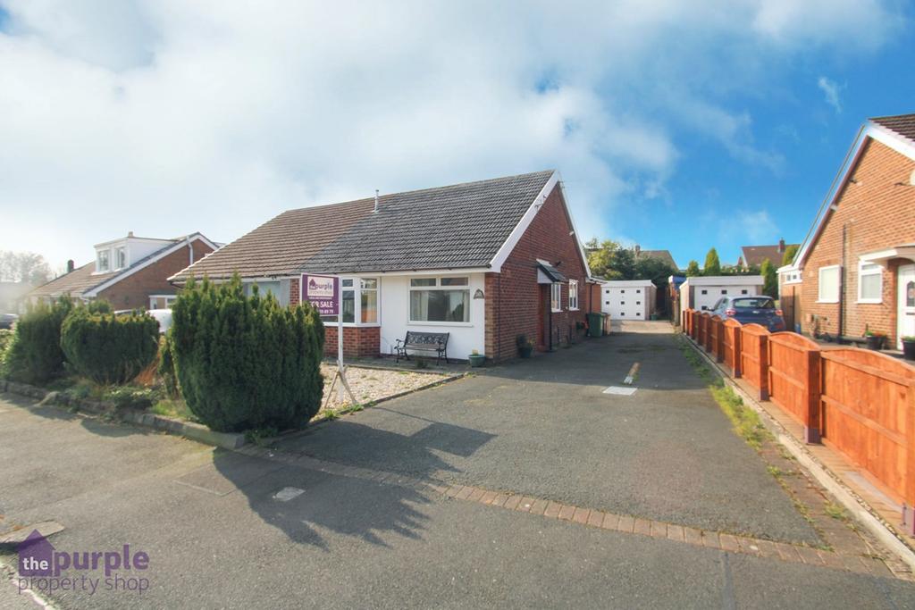 Parkgate Drive, Bolton, BL1 2 bed semidetached bungalow £220,000