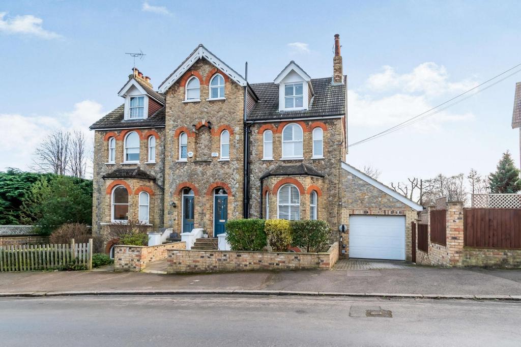 Serpentine Road, Sevenoaks, Kent 4 bed house £1,395,000