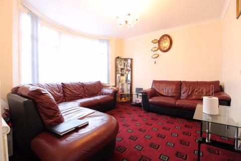 3 bedroom end of terrace house for sale, Austin Road, Luton