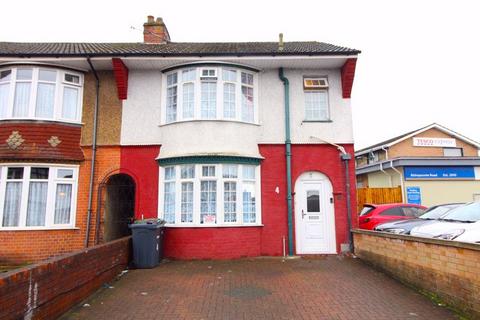 3 bedroom end of terrace house for sale, Austin Road, Luton