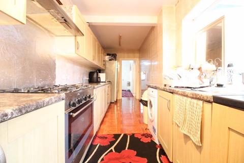 3 bedroom end of terrace house for sale, Austin Road, Luton