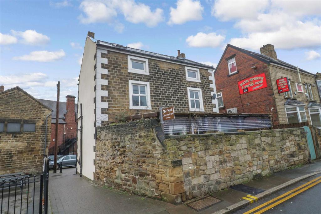 Sandygate, WathuponDearne, ROTHERHAM 5 bed detached house £350,000