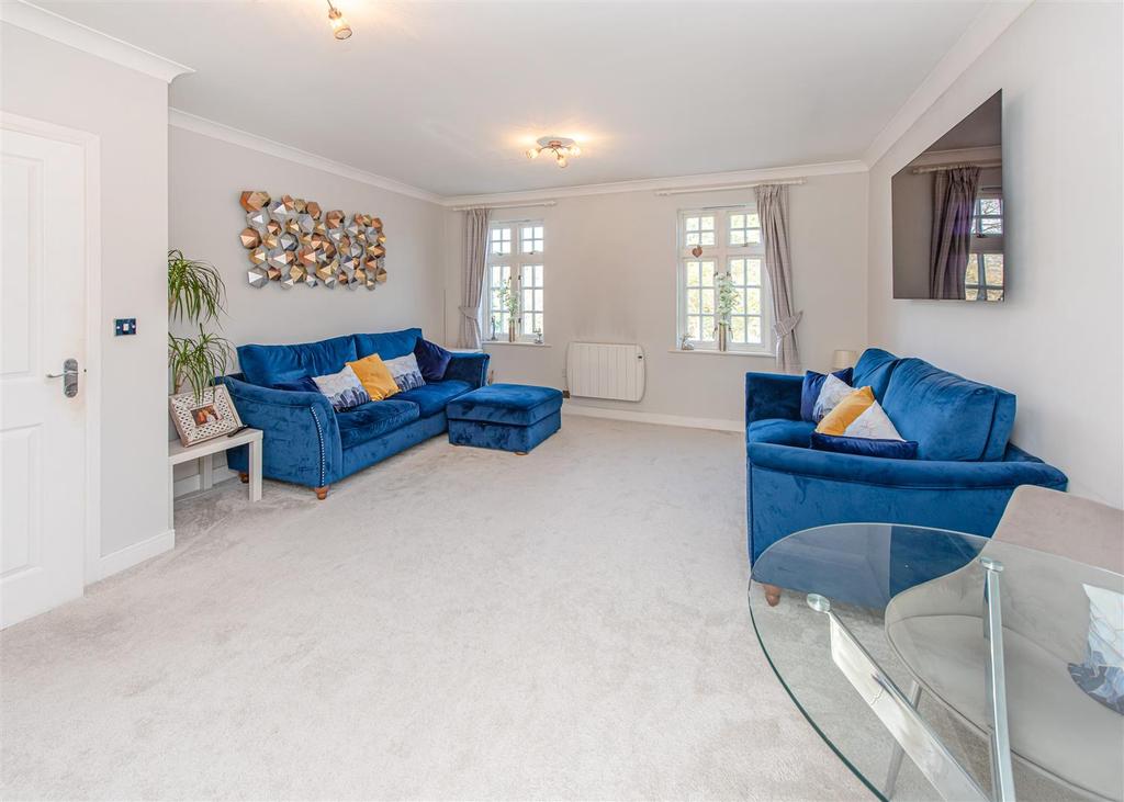40 Sparrows Nest, Wergs Hall... 2 bed apartment £209,950