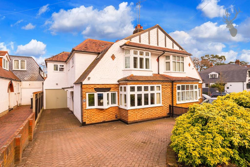 Piercing Hill, Theydon Bois, Epping 3 bed semidetached house £925,000