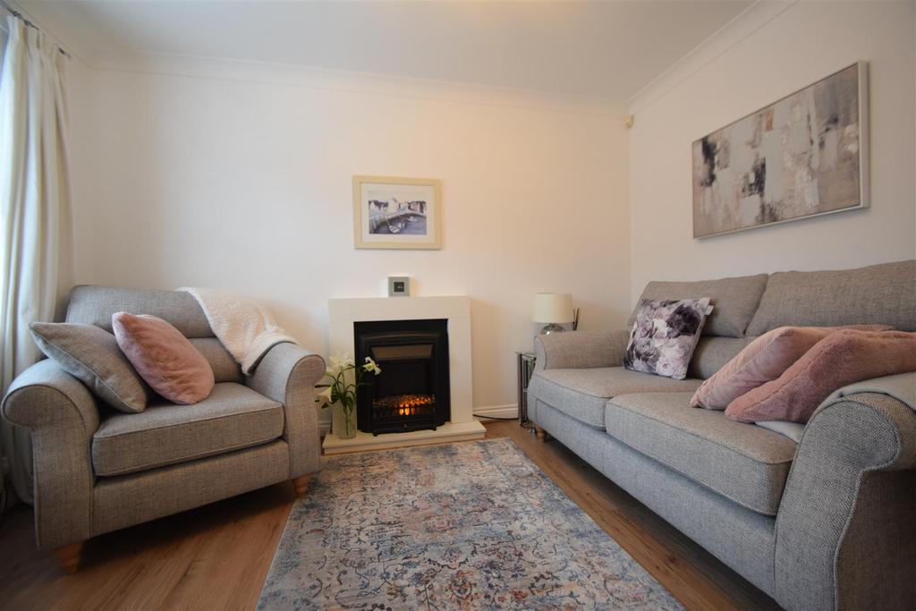 Hillheads Court, Whitley Bay 2 bed terraced house £175,000