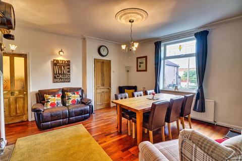 1 Ashgrove, Greengates, Bradford, BD10 0BP