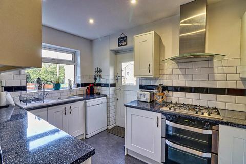 1 Ashgrove, Greengates, Bradford, BD10 0BP