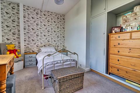 1 Ashgrove, Greengates, Bradford, BD10 0BP