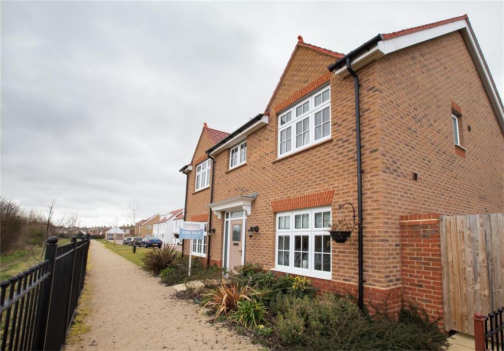 Lakeside Avenue, Faversham 4 bed house £580,000