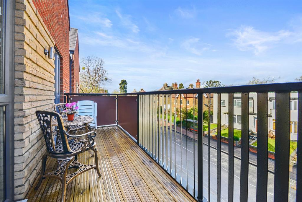 Walk out balcony.jpg