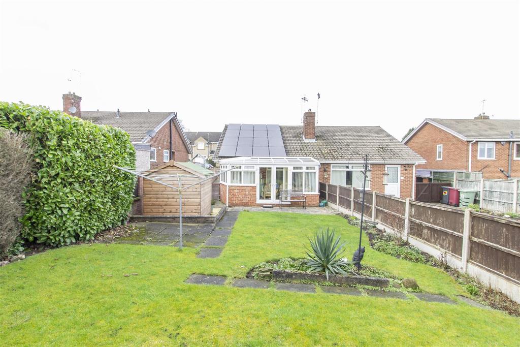 Nethermoor Road, New Tupton, Chesterfield 2 bed semidetached bungalow