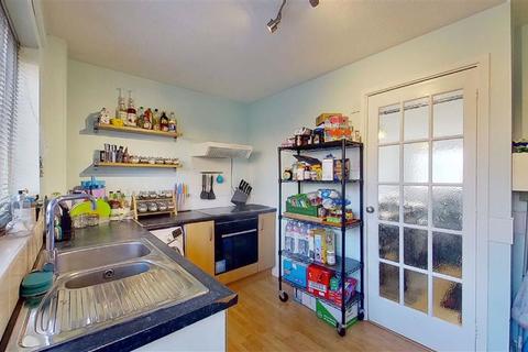 16 Denmead, Two Mile Ash, Milton Keynes, MK8 8HY