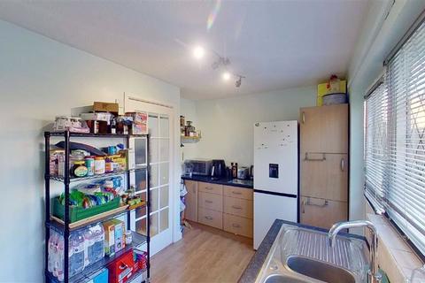 16 Denmead, Two Mile Ash, Milton Keynes, MK8 8HY