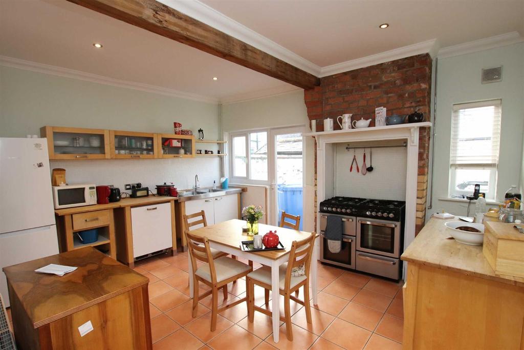 Brown Street, Hale 2 bed end of terrace house £365,000