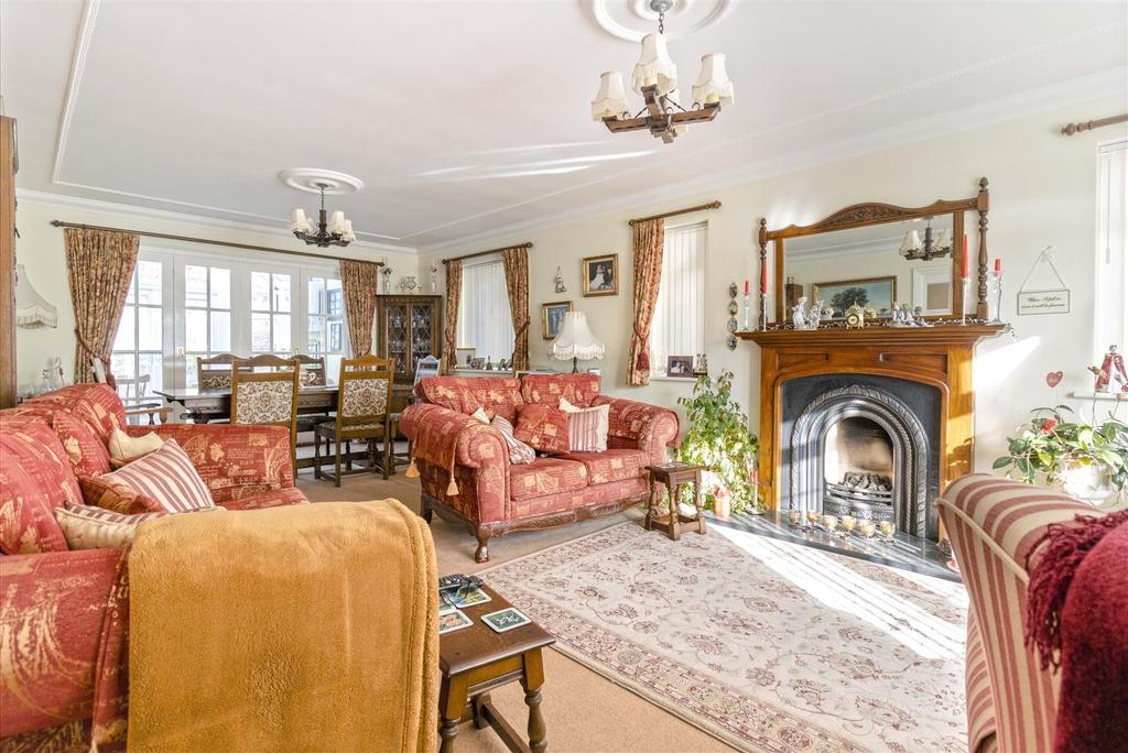 Manor Road, Lancing 5 bed detached house £750,000